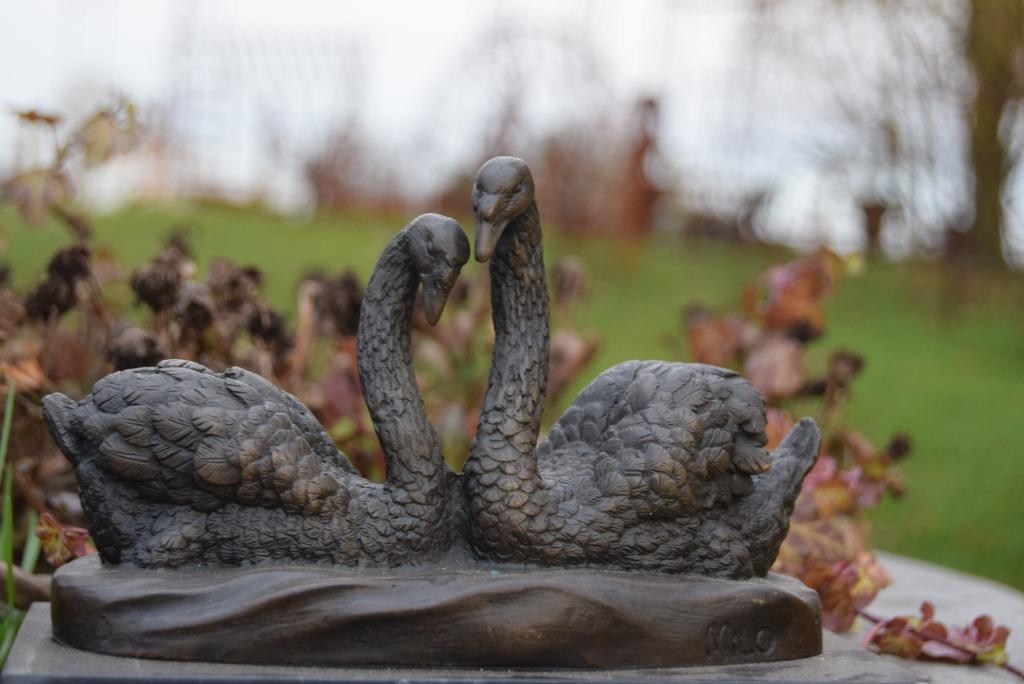 Schitterend koppel bronzen zwanen gesigneerd., Antiek en Kunst, Ophalen of Verzenden, Brons
