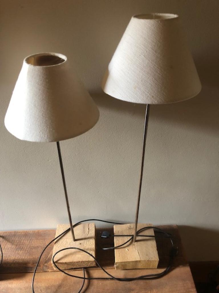 2 staande lampen op houten voetstuk, Huis en Inrichting, Ophalen, Gebruikt, Hout, Minder dan 100 cm