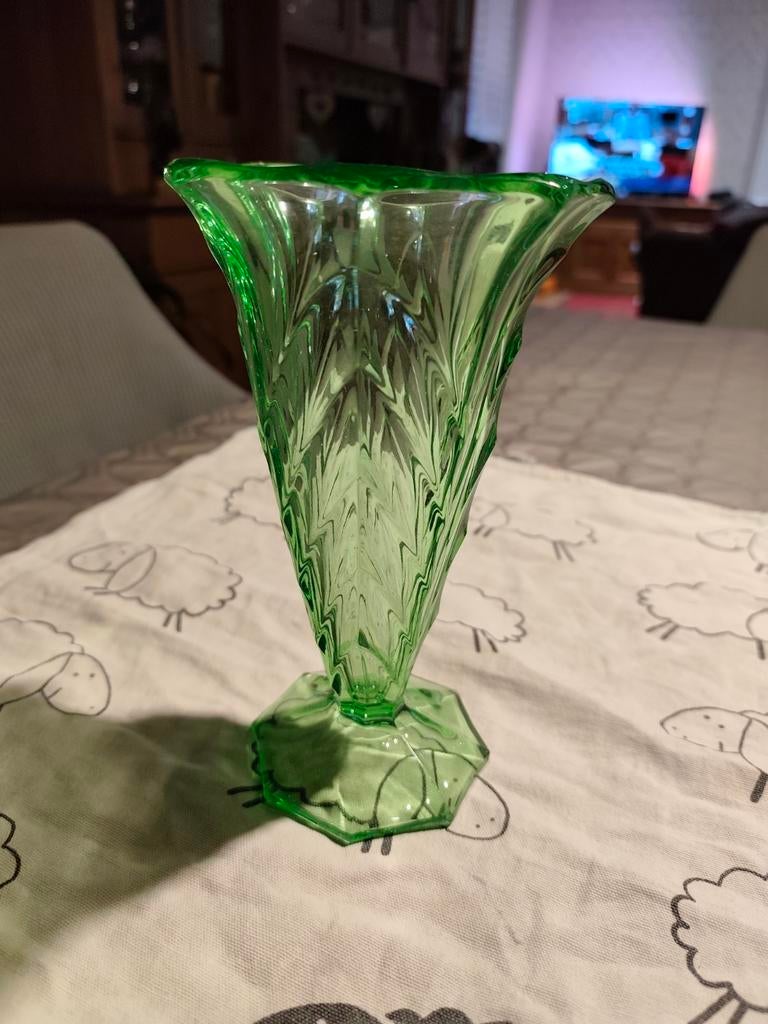 Vase 1920, oxyde d'uranium, qui brille dans le noir., Antiquités & Art, Enlèvement ou Envoi