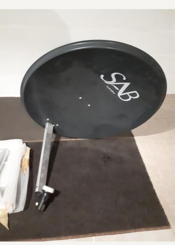 Satellite avec armoire, Enlèvement