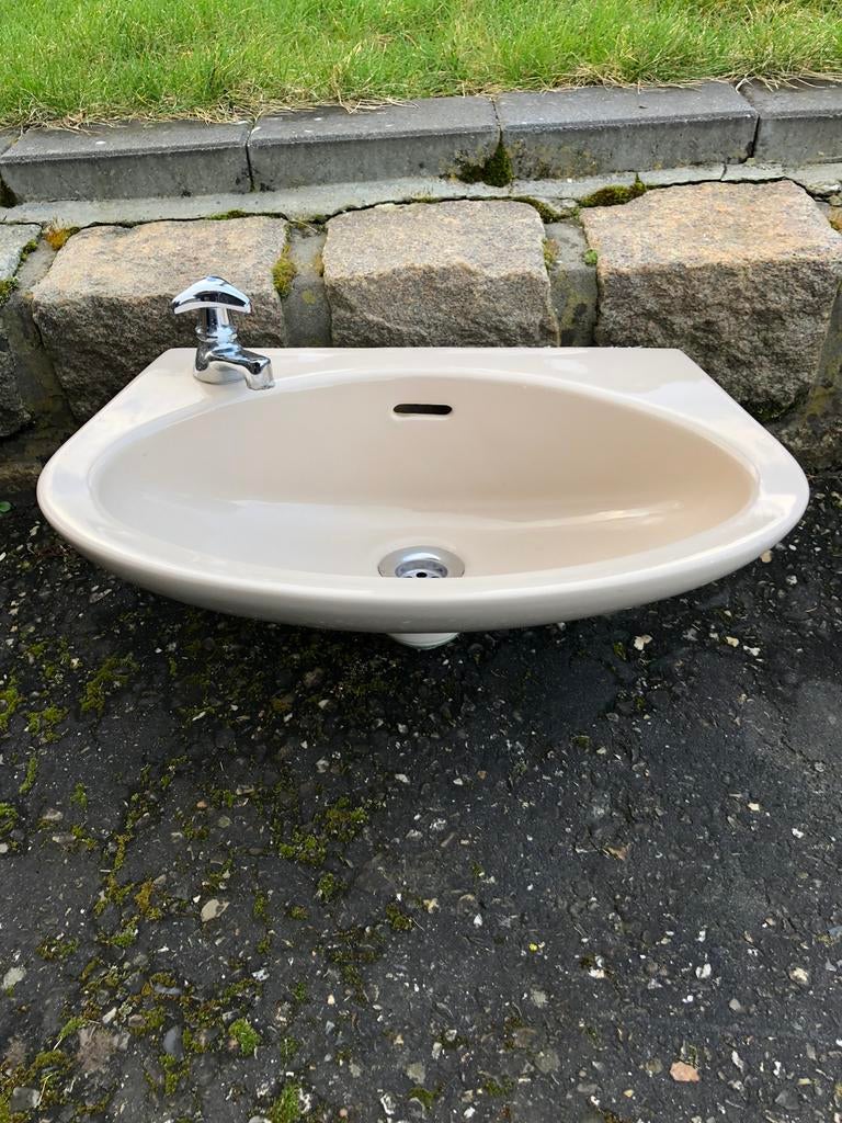 Toilet handwasbakje in beige porselein, Doe-het-zelf en Bouw, Ophalen of Verzenden, Zo goed als nieuw