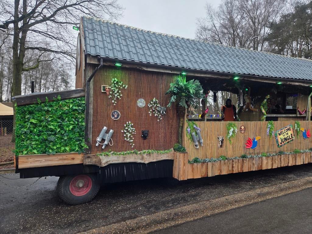 Carnaval wagen te koop met costums, Enlèvement ou Envoi