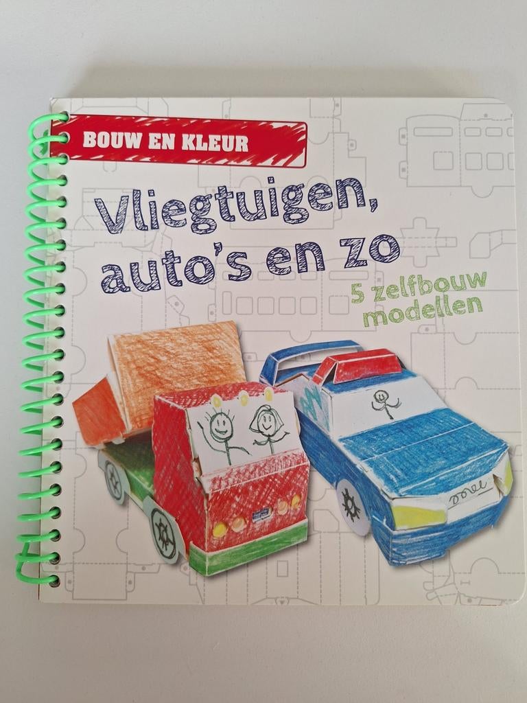 Knutselboek NIEUW bouw en kleur vliegtuigen, auto's en zo, Ophalen, Nieuw