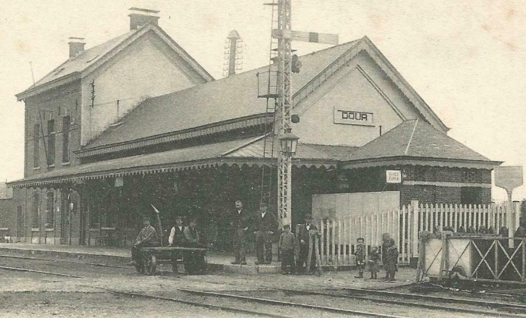 Carte Postale Dour La Gare (Het station), Enlèvement ou Envoi, Non affranchie, Hainaut