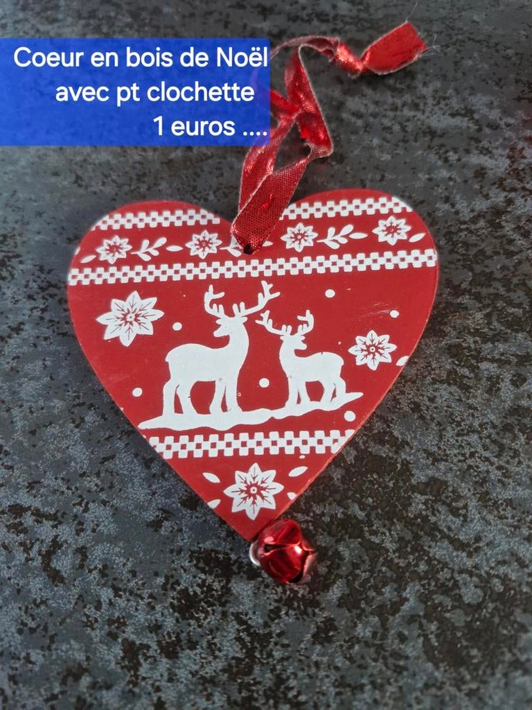 Houten hart met kleine kerstbelletjes, Ophalen, Gebruikt