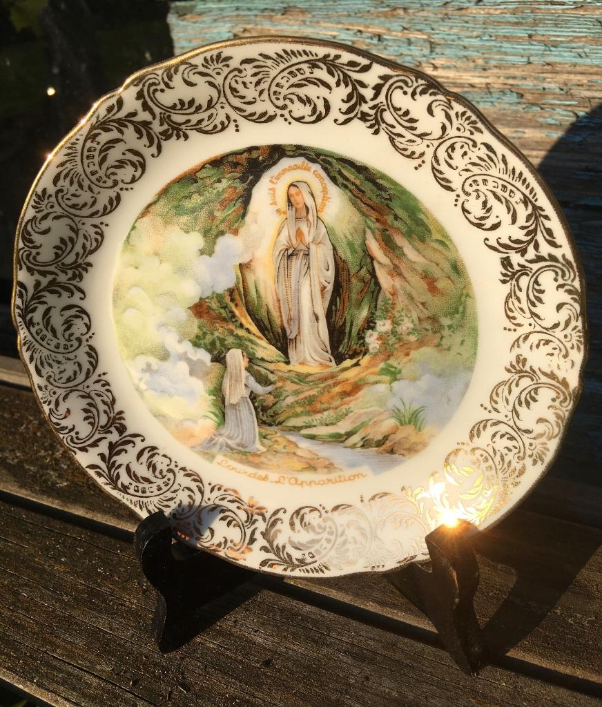 Porceleinen bordje Limoges Lourdes grot Maria en Bernadette, Verzenden