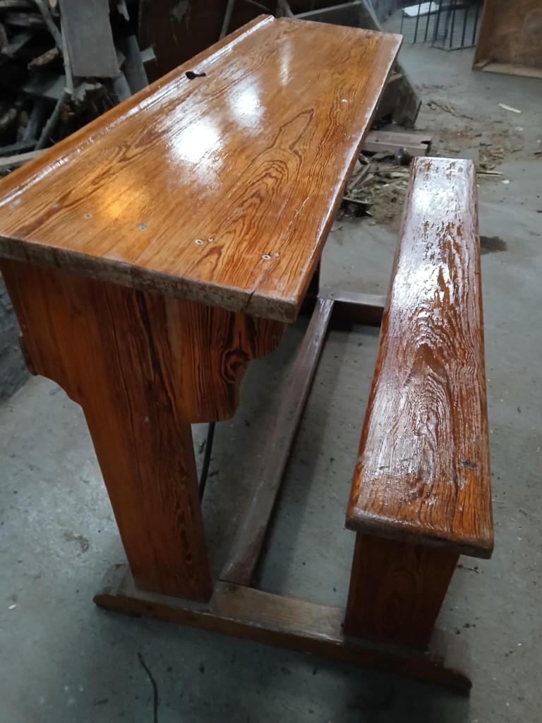 Ancien banc d'écolier en bois, Enlèvement