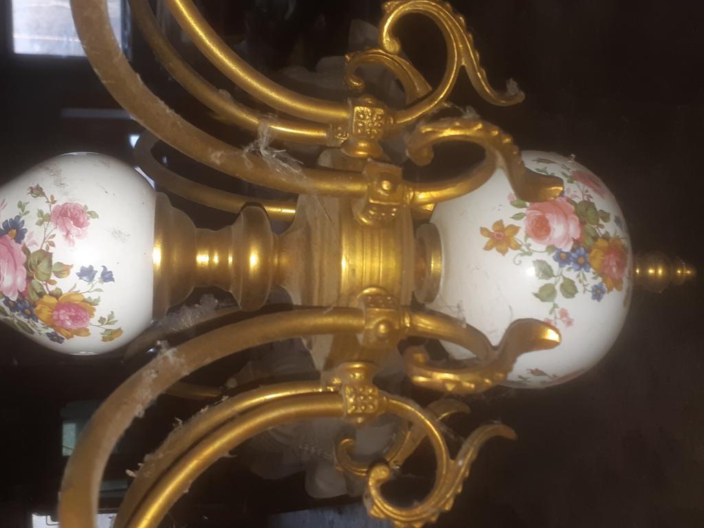 Lustre ancien, capodimonte, Enlèvement