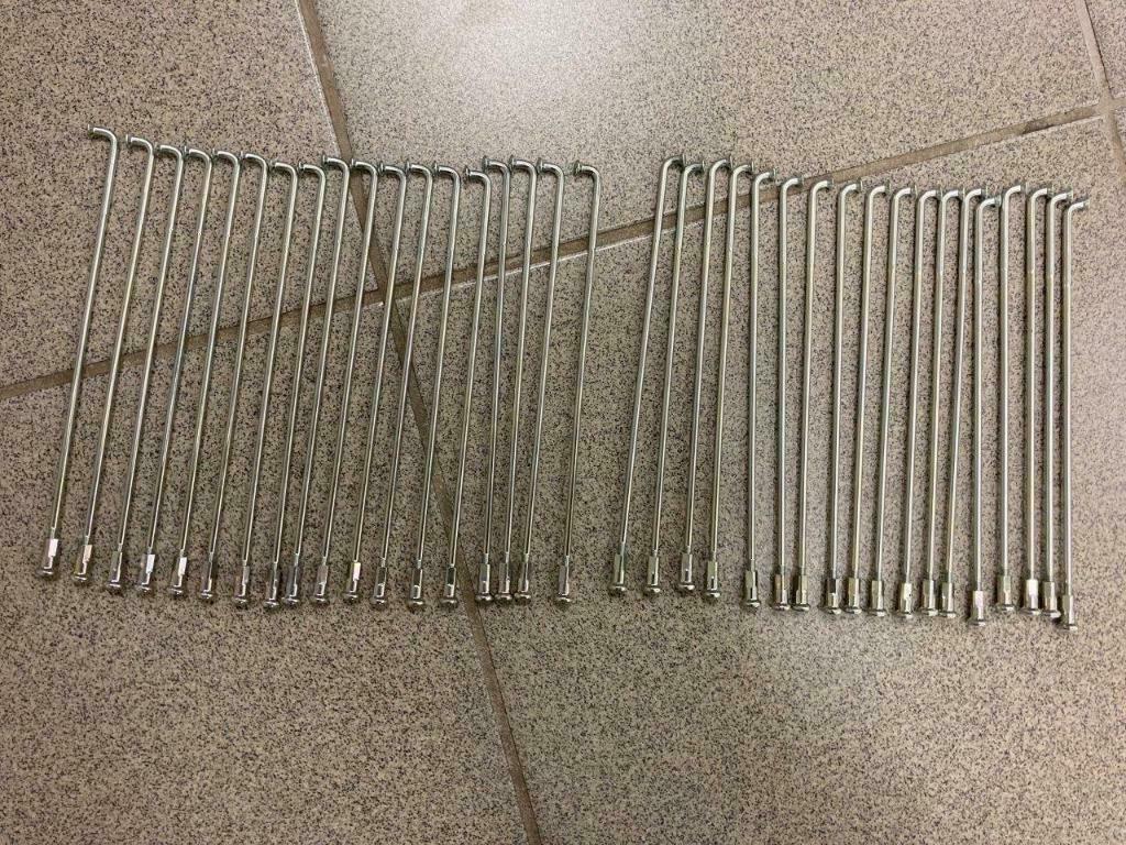 Jeu de rayons de roue ARR d’origine neufs HONDA SS50, CD50, Enlèvement ou Envoi, Neuf