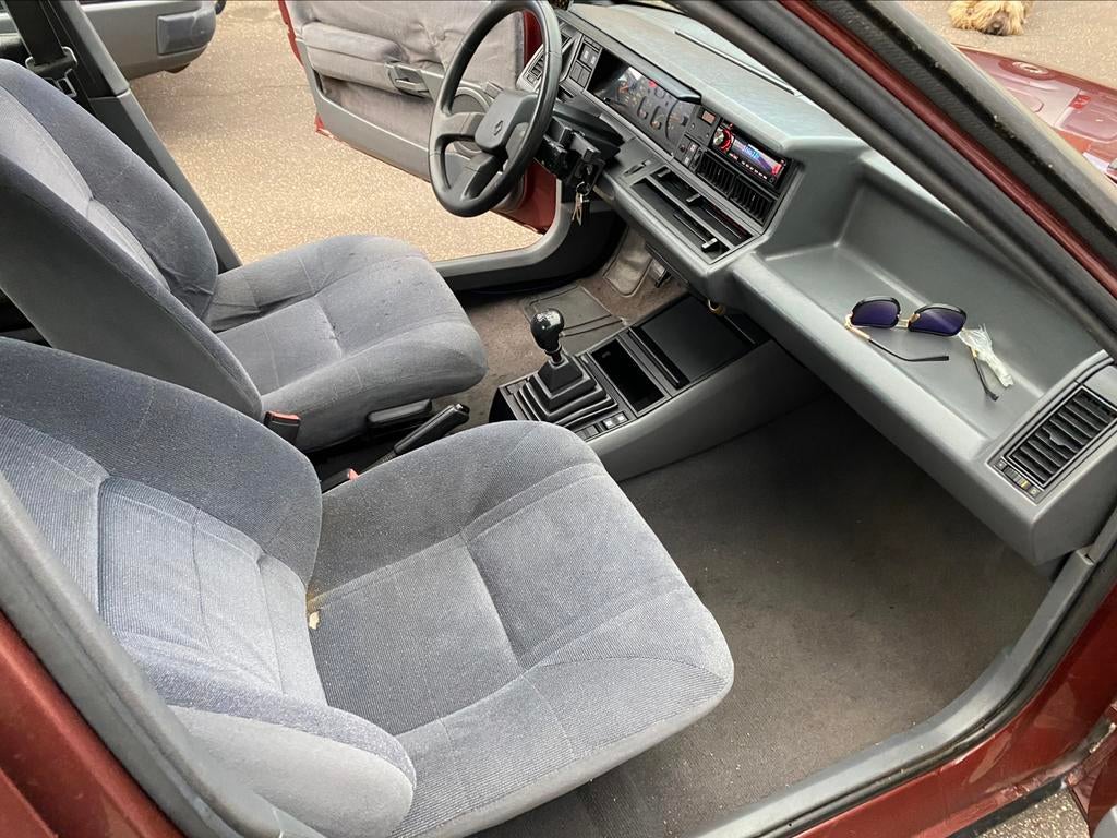 Mooie Renault 21 GTS Symphonie benzine Oldtimer 2e Eig. !!, foto 10