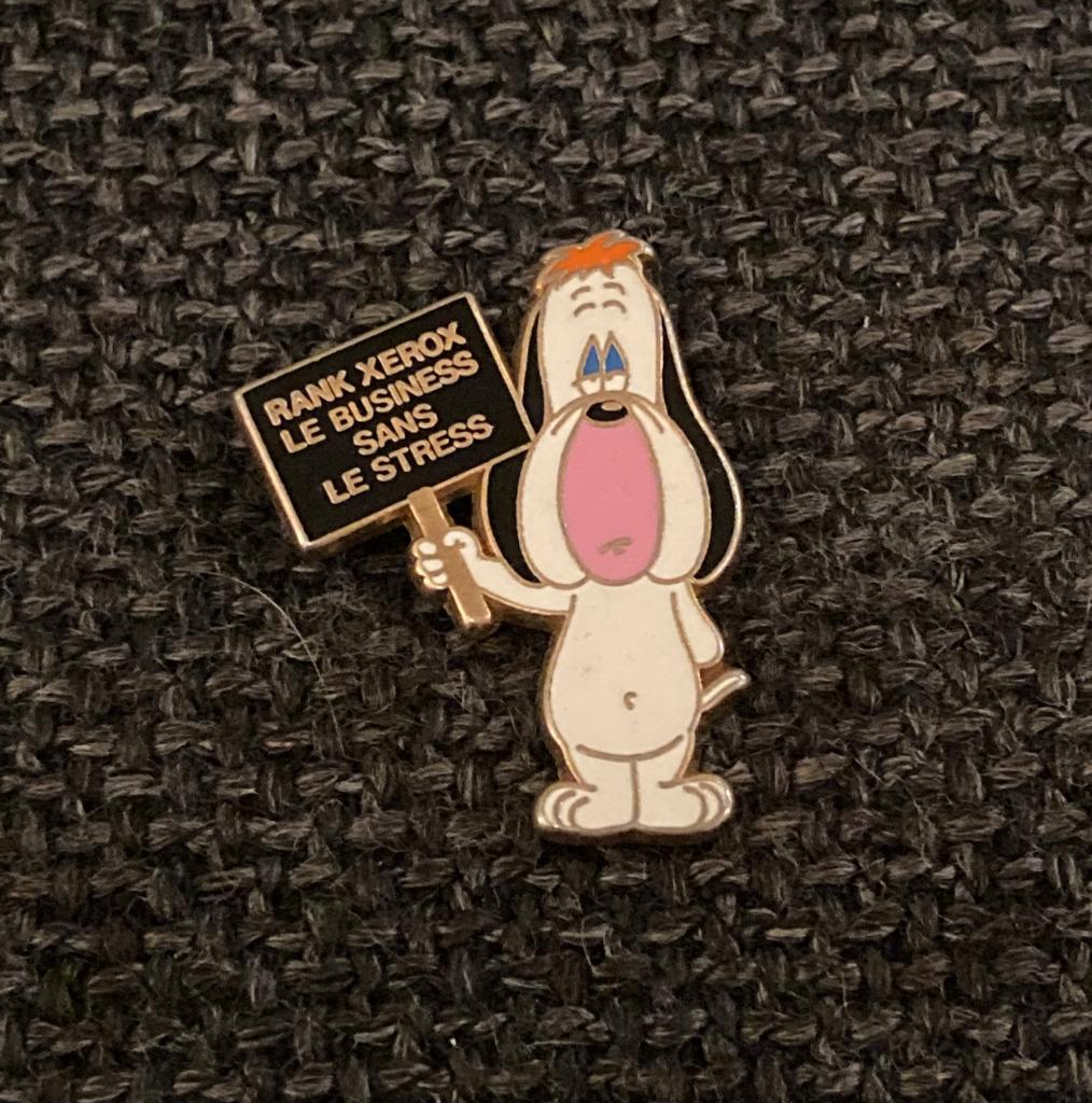 PIN - RANK XEROX - DROOPY, Envoi, Utilisé, Autres sujets/thèmes, Insigne ou Pin's