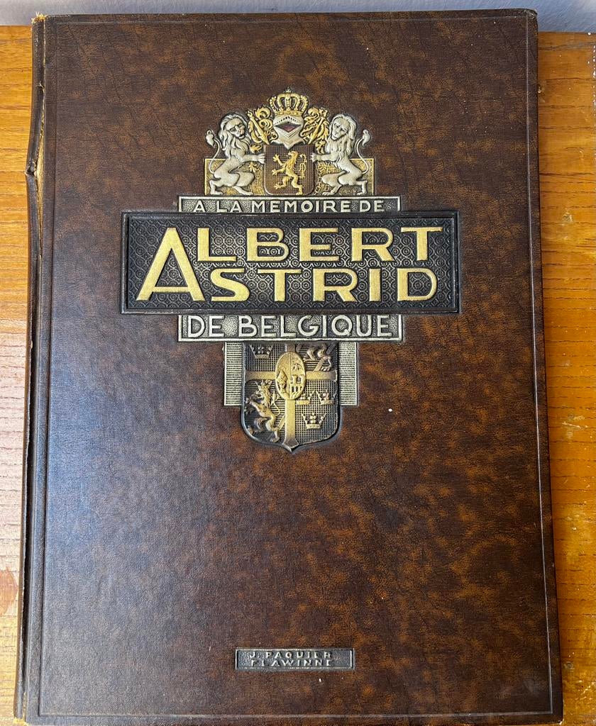 À la mémoire de Albert et Astrid de Belgique (ca. 1935), Verzamelen, Ophalen of Verzenden, Zo goed als nieuw, Tijdschrift of Boek