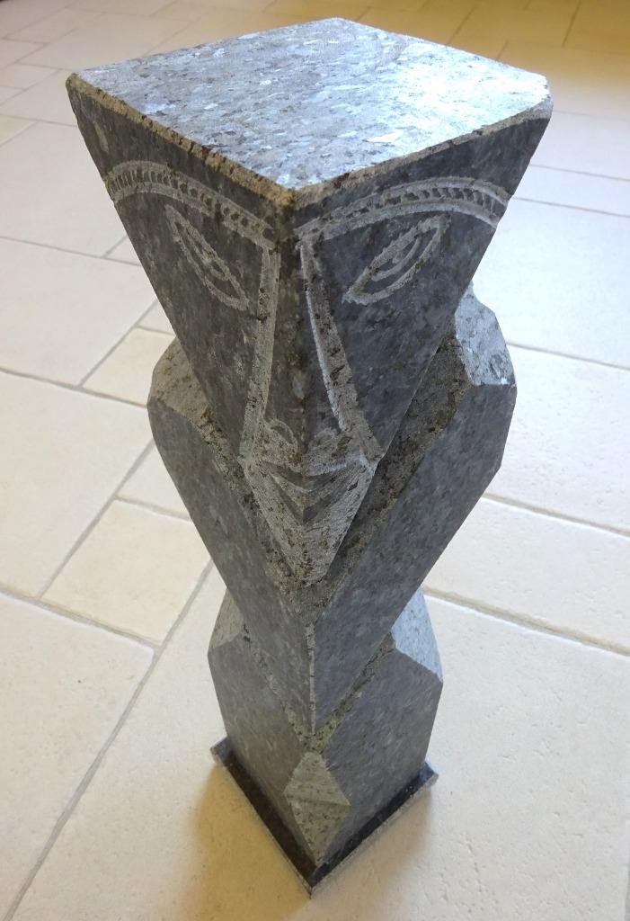Marc Verdoodt, hardsteen, figuur, 57 cm, Enlèvement
