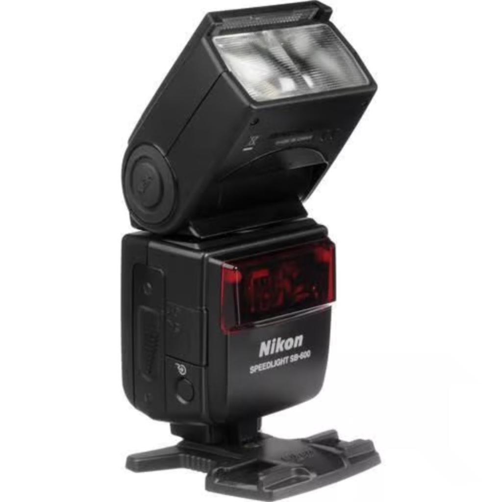 Nikon flitser SB600, TV, Hi-fi & Vidéo, Enlèvement ou Envoi, Comme neuf, Nikon, Inclinable
