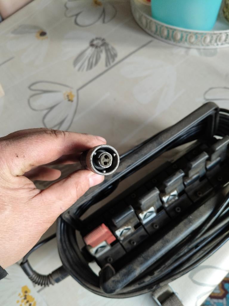 Afstandsbediening met kabel hiab kraan, Articles professionnels, Enlèvement