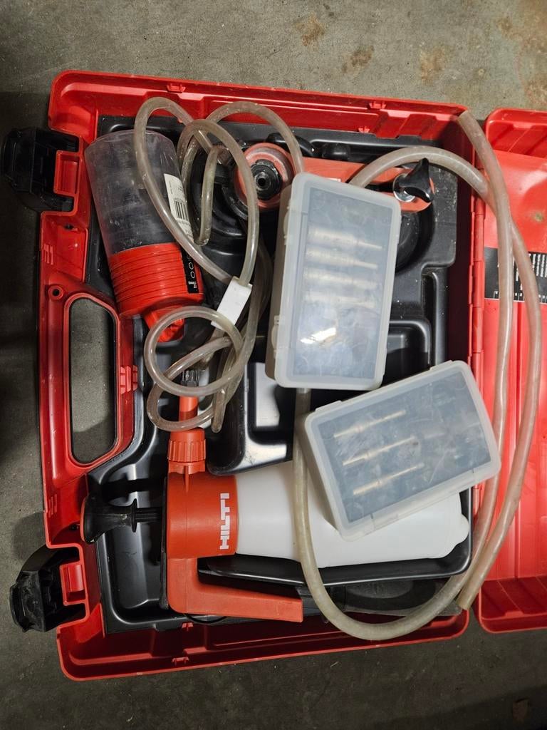 Hilti borenset voor tegels, Ophalen, Zo goed als nieuw