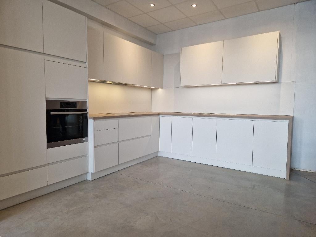Nieuwe toonzaal keuken te koop, Huis en Inrichting, Ophalen, Hoekkeuken, Nieuw, Crème