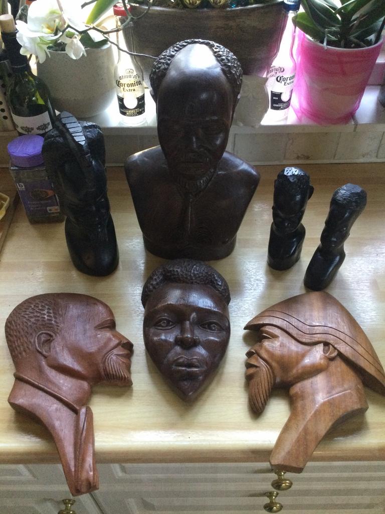 Afrikaanse beelden en maskers heel oud nieuwstaat!, Ophalen of Verzenden, Zo goed als nieuw