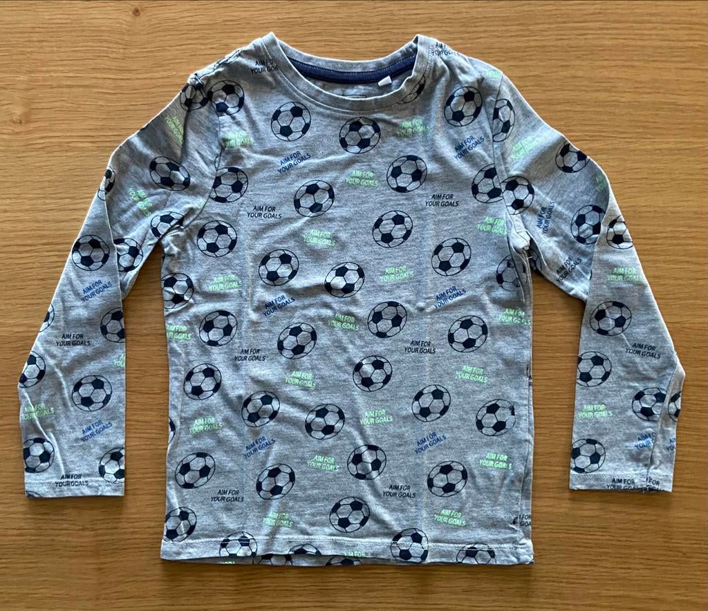T-shirt gris à longues manches foot - 8 ans - 3€, Comme neuf, C&A, Garçon, Chemise ou À manches longues