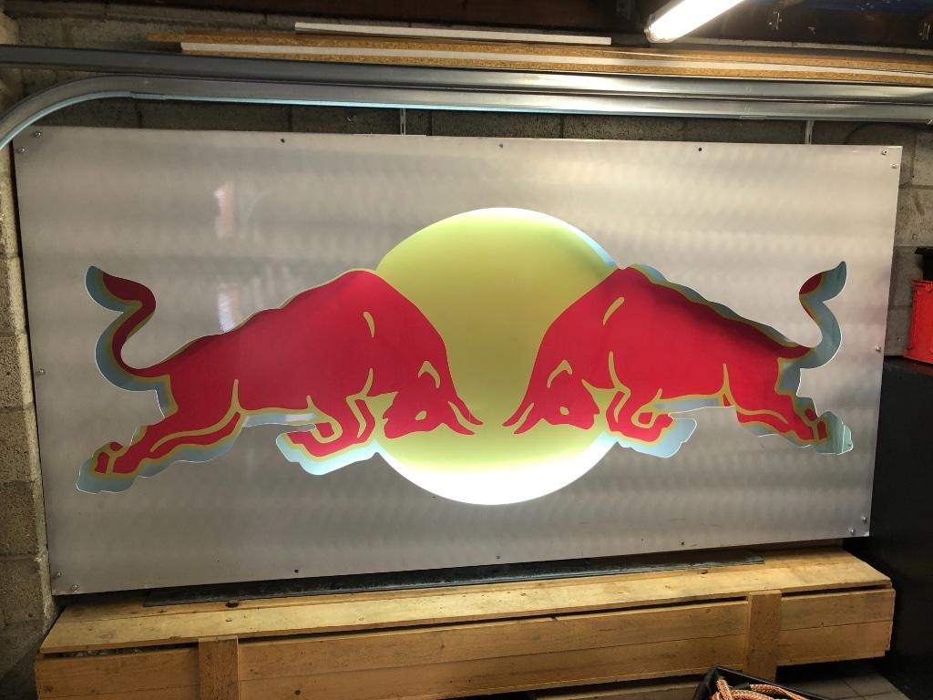 RED BULL grote reclame bak in alu, met verlichting, Ophalen, Zo goed als nieuw, Lichtbak of (neon) lamp