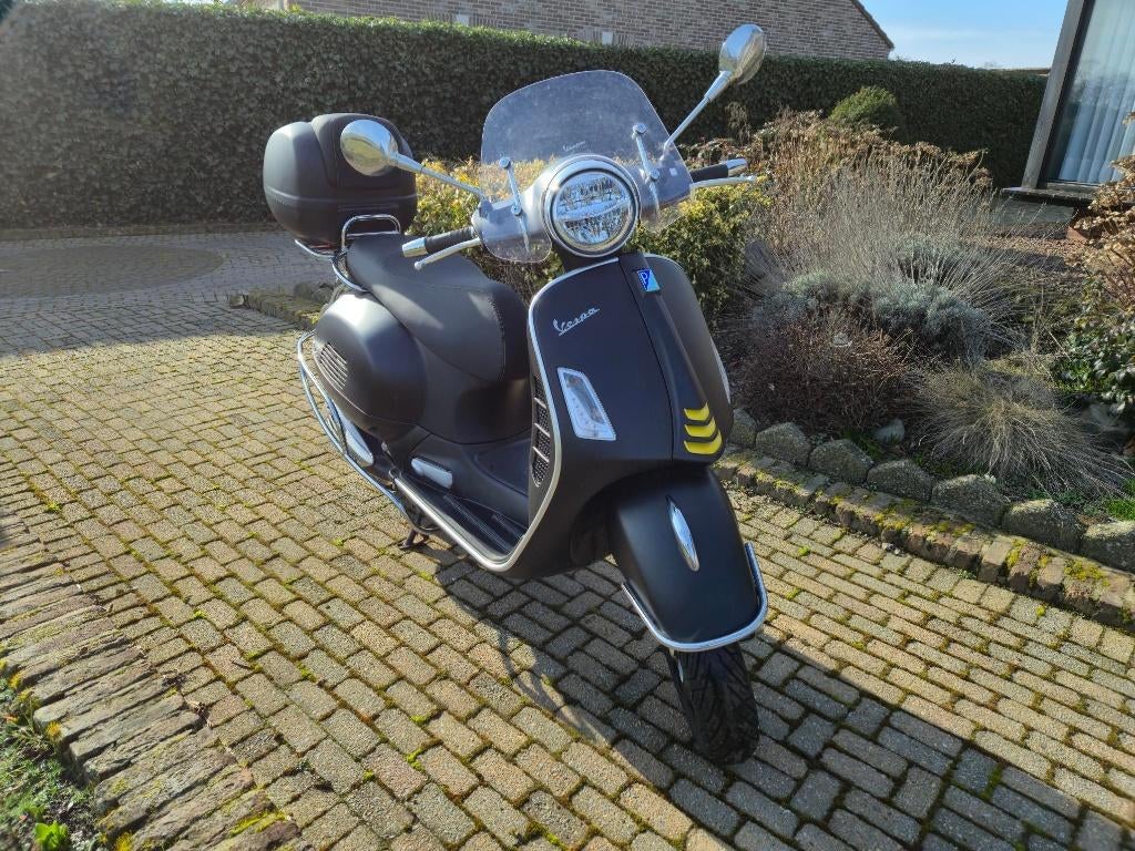 Vespa GTS Super Tech 300 HPE    2022, Motoren, Scooter, Motorrijbewijs A, Gebruikt, Particulier