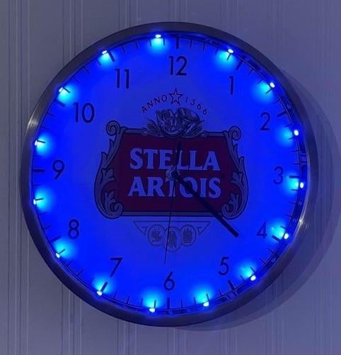 Klok Stella Artois Unieke klok met led mancave, Ophalen, Zo goed als nieuw, Wandklok