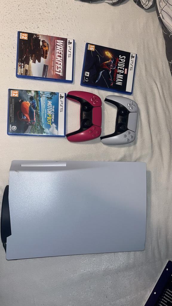 PS5 + 2 controllers + 3 games, Enlèvement, Comme neuf