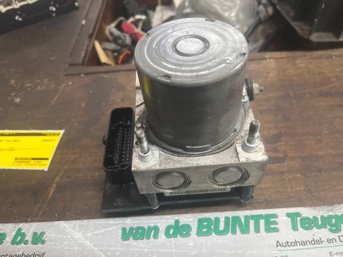 Pompe ABS d'un Peugeot Partner, -, 3 mois de garantie, Utilisé, -