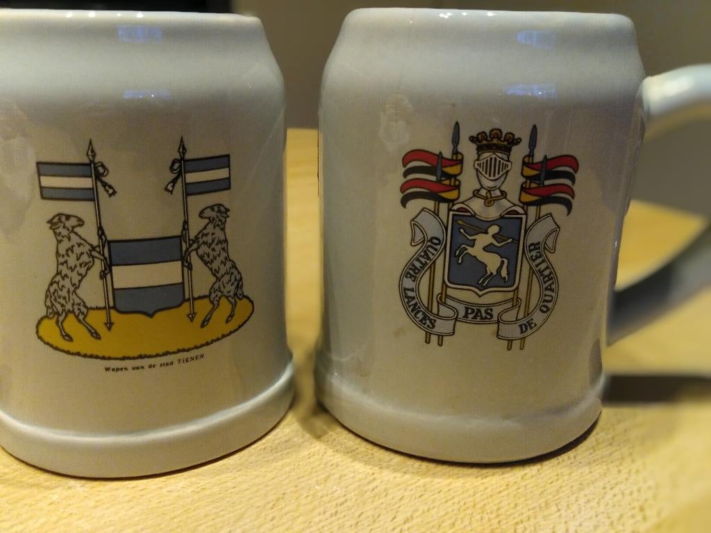 2 Stenen bekers 4de Lansiers, Ophalen of Verzenden, Zo goed als nieuw