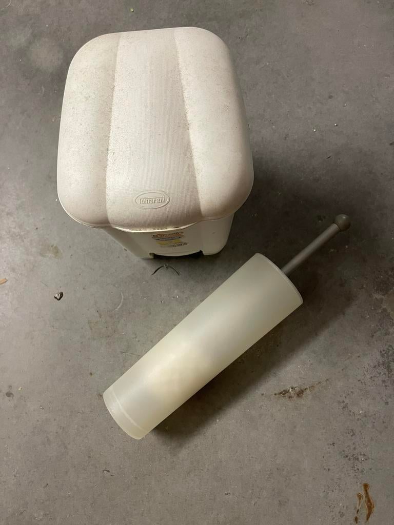 Pedaalemmer  en wc borstel, Ophalen of Verzenden, Gebruikt