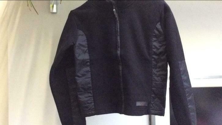 Warme, zwarte, fleece cardigan. Maat 128., Keep fun., Gebruikt, Jongen of Meisje, Trui of Vest