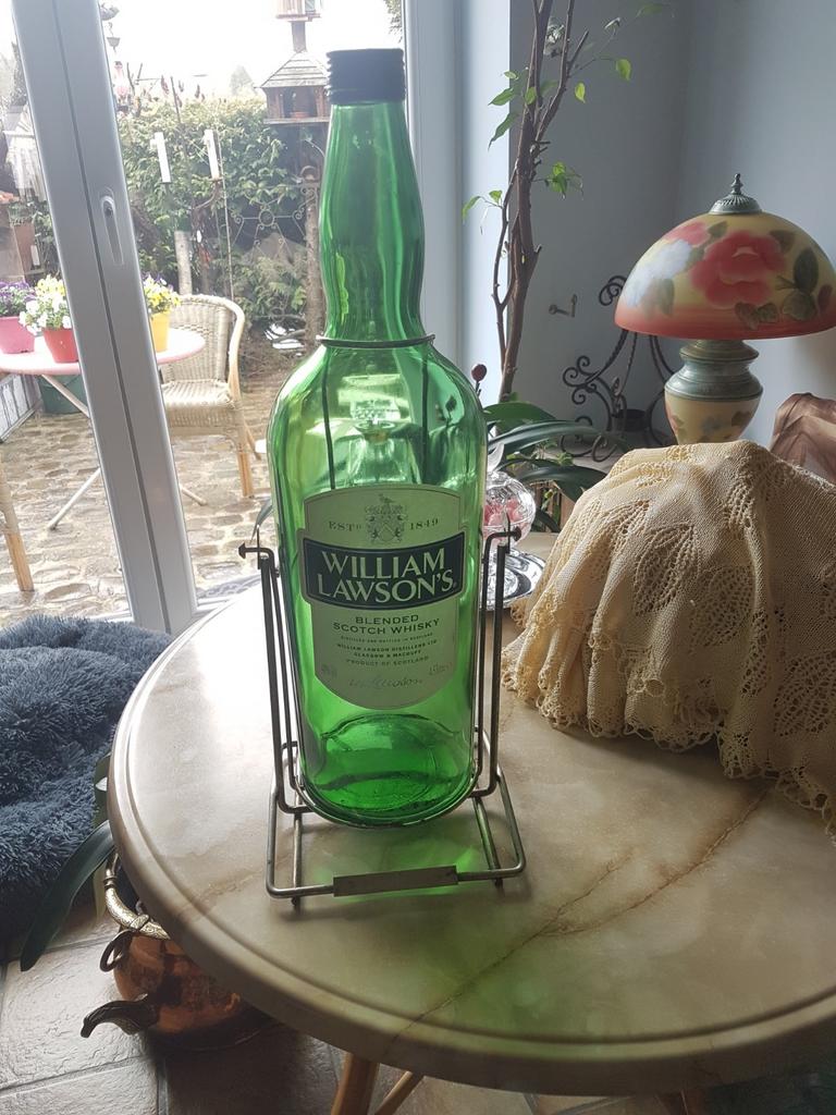 Bouteille Whilliam Lanson 4,5l sur pied à bascule, Enlèvement, Comme neuf