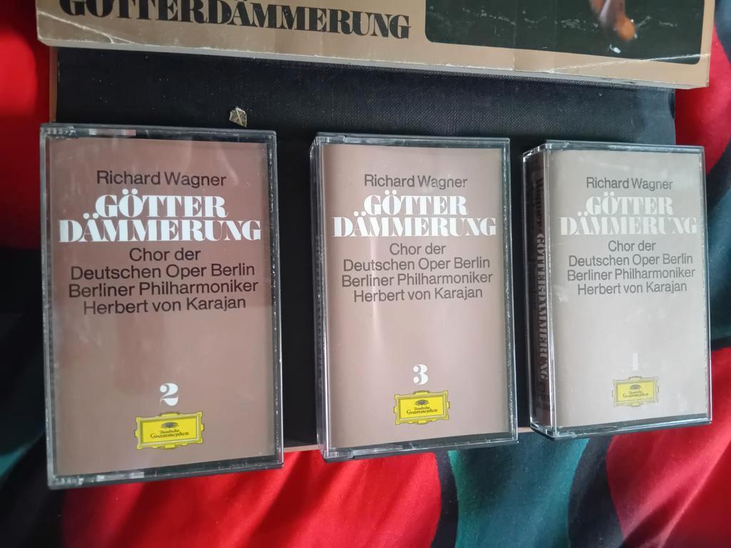 Cassettes audios Puccini Tosca, Enlèvement ou Envoi, Originale, Avec boîte de rangement, étagère ou coffret, Classique