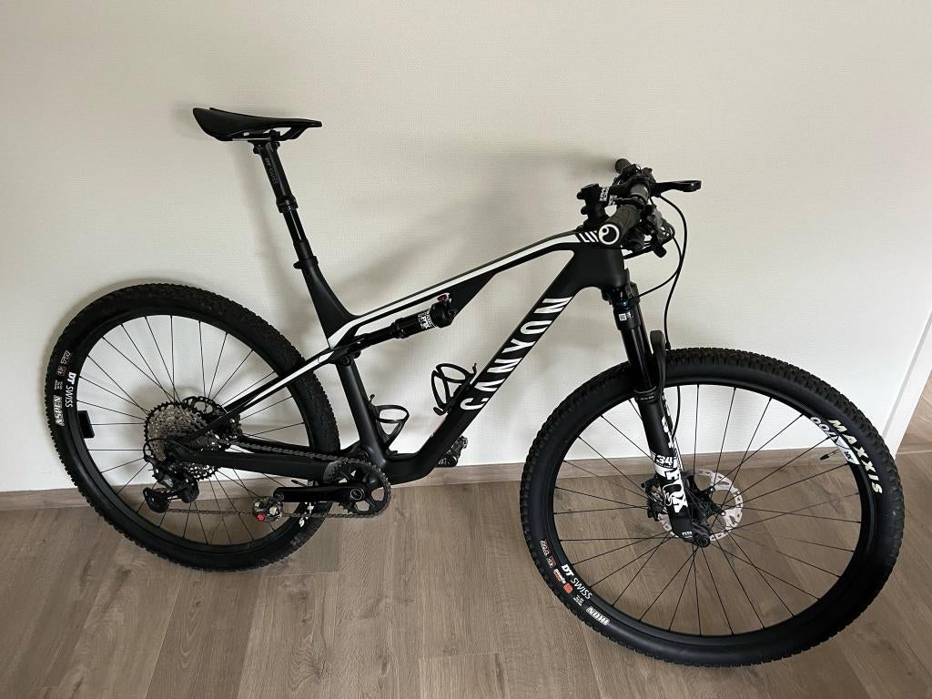 Canyon Lux trail CF taille L 500 KM, VTT tout suspendu, Enlèvement, Comme neuf, Autres marques
