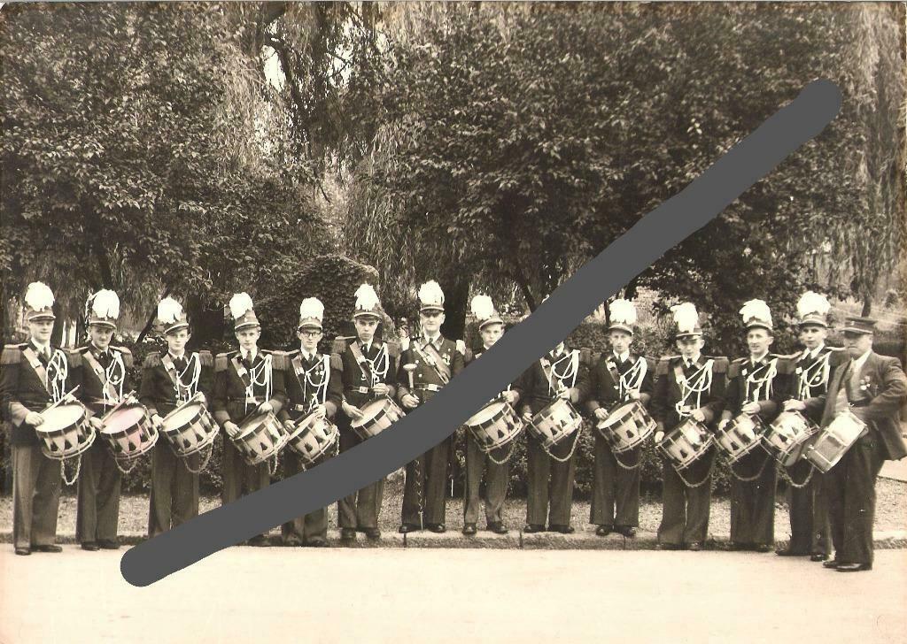 Visé - Francs Arquebusiers - 1951 corps des tambours, Enlèvement ou Envoi, Utilisé