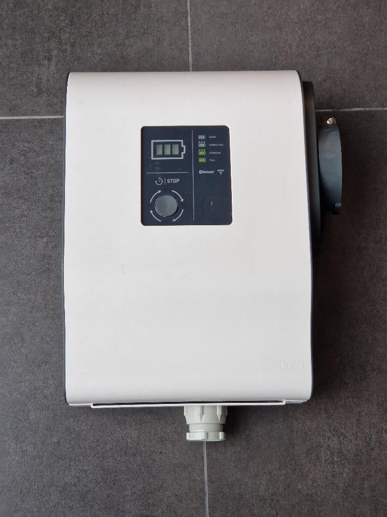 Borne de recharge Borne monophasée Legrand Green'up, Enlèvement, Utilisé, Borne de recharge