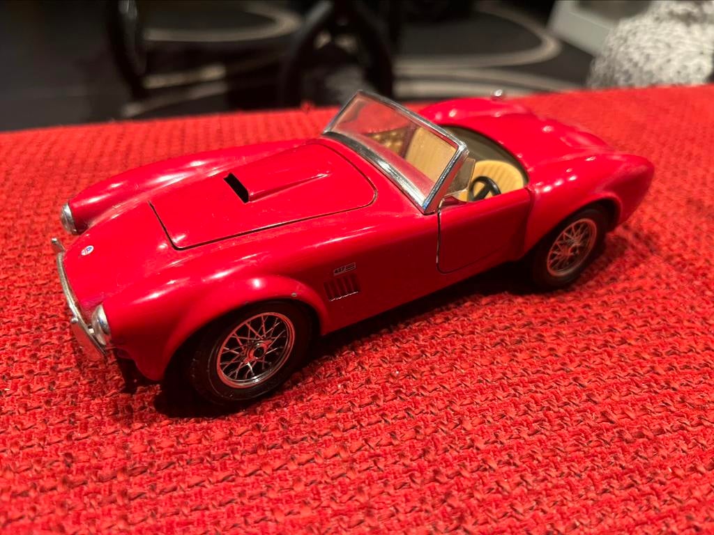 Vintage 1:24 bBurago Cobra 427, Ophalen, Zo goed als nieuw, Burago