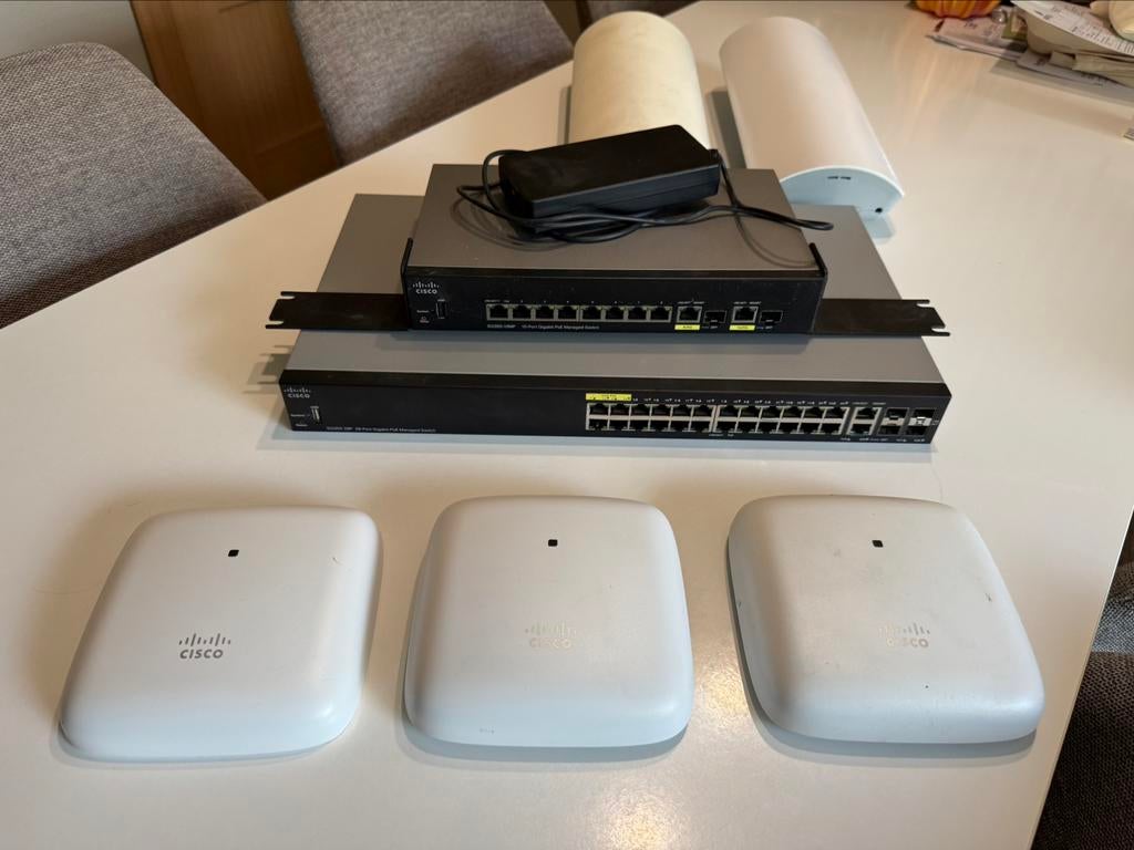 Cisco en Mikrotik netwerkswitches, AP’s en bridge, Ophalen, Gebruikt, Cisco