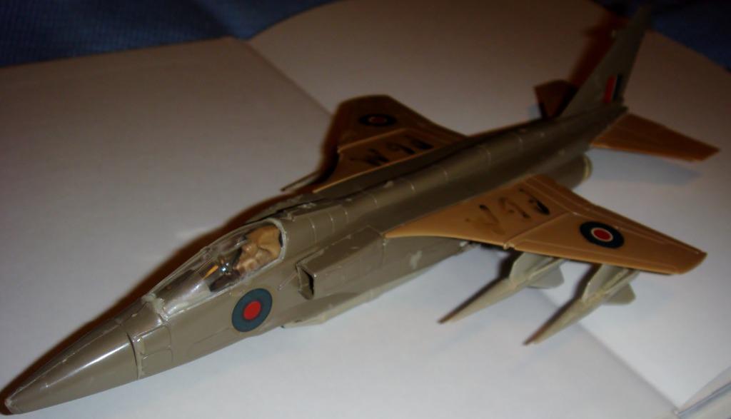 Maquette B.A.C. 'S' Jaguar, Matchbox PK-102, 1/72, 1974, Enlèvement ou Envoi, Utilisé, Avion, Autres marques