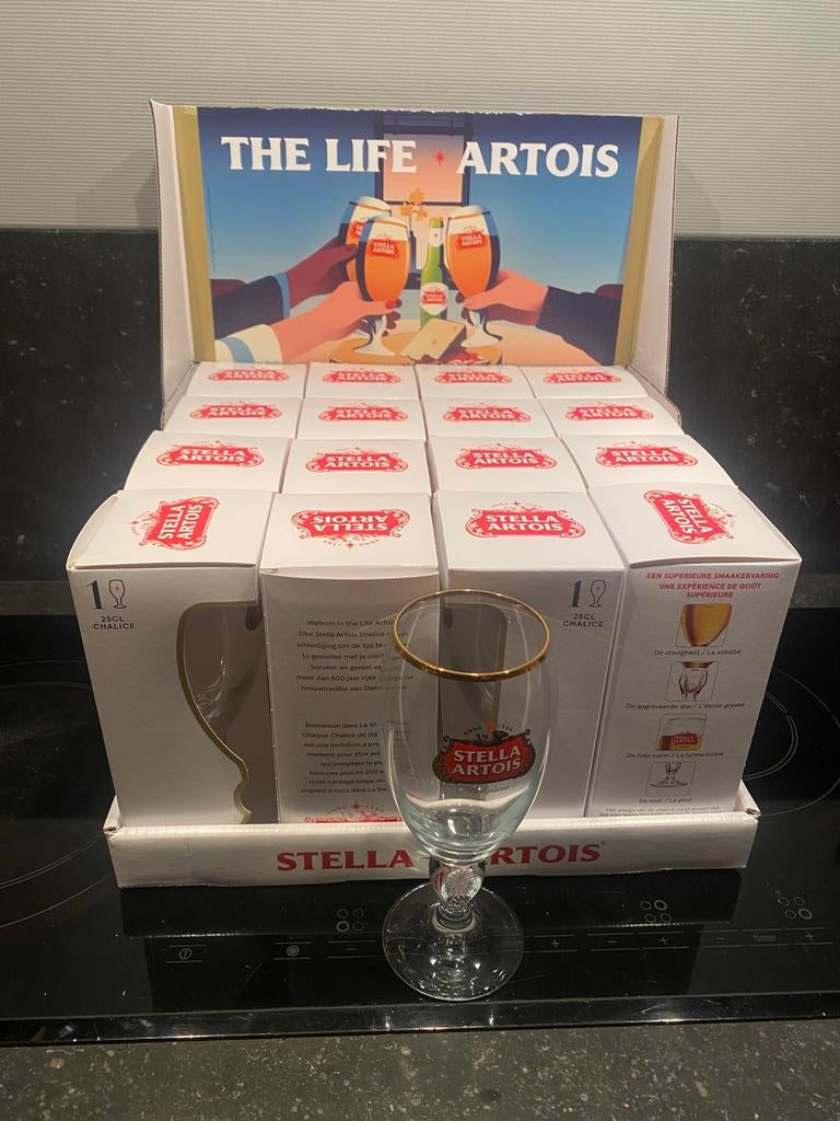 16 x Stella Artois glas op voet, Verzamelen, Ophalen of Verzenden, Nieuw, Glas of Glazen, Stella Artois