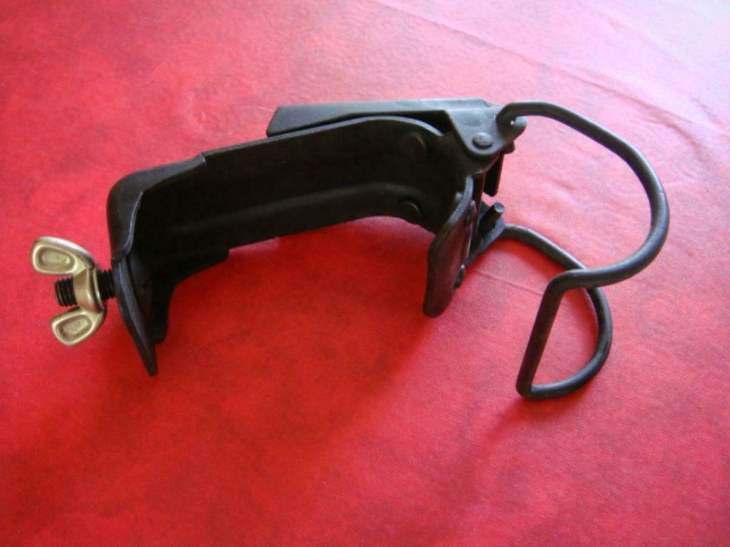 Attache pour projecteur ancien sur rampe. Vintage., Musique & Instruments, Instruments | Accessoires, Utilisé, Enlèvement ou Envoi