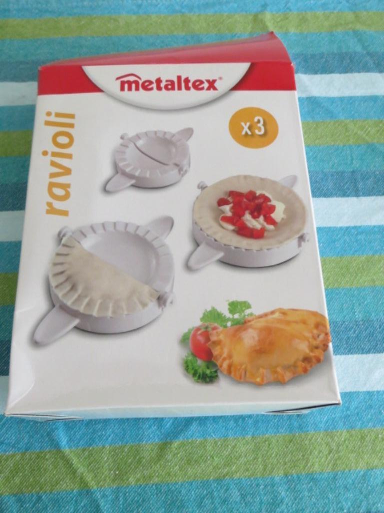 3 verschillende ravioli vormen - Metaltex, Enlèvement ou Envoi, Comme neuf, Blanc