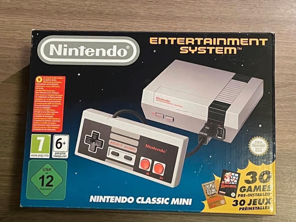 Nintendo Classic Mini, Games en Spelcomputers, Spelcomputers | Nintendo NES, Ophalen of Verzenden, Nieuw, Met 1 controller