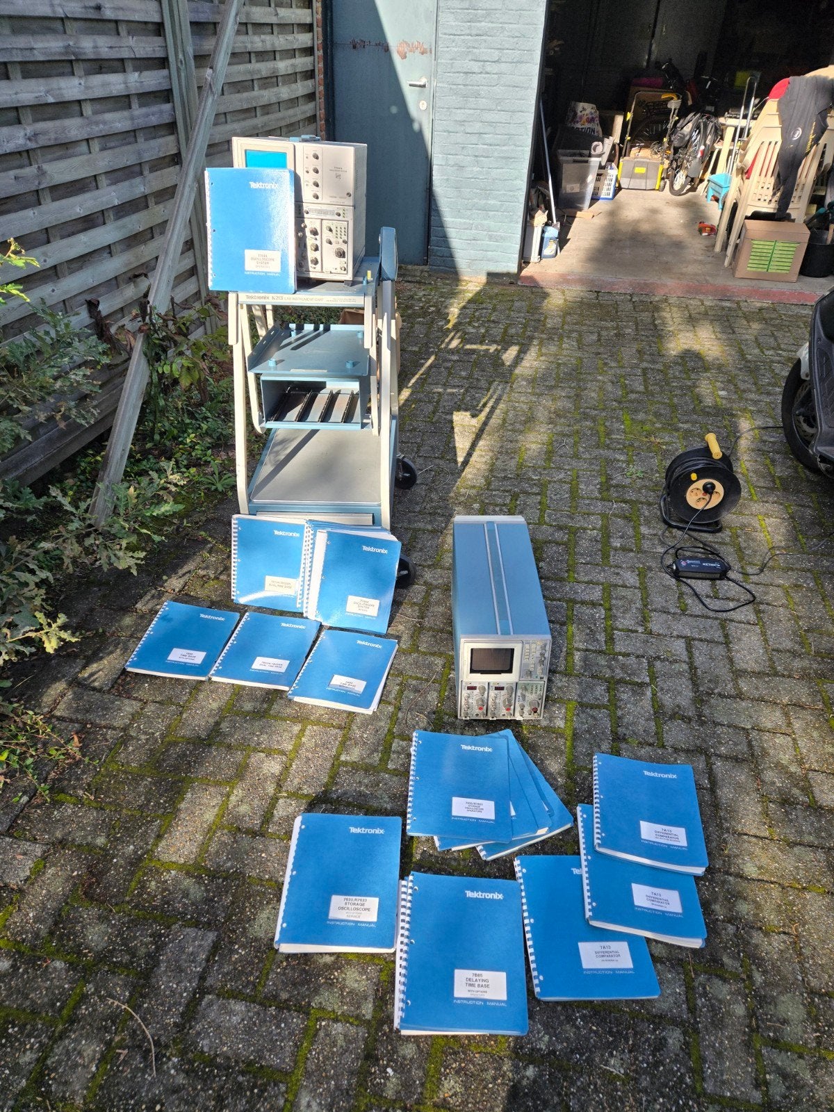 REk en 2 antieke ossiloscopen met handleiding en onderdelen, Ophalen