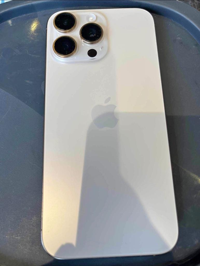 Échange iPhone 16 pro Max, Télécoms, Téléphonie mobile | Apple iPhone, Enlèvement, IPhone 16
