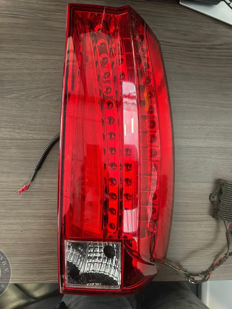 Caddilac Escalade achterlicht rechts, Cadillac, -, Utilisé, -