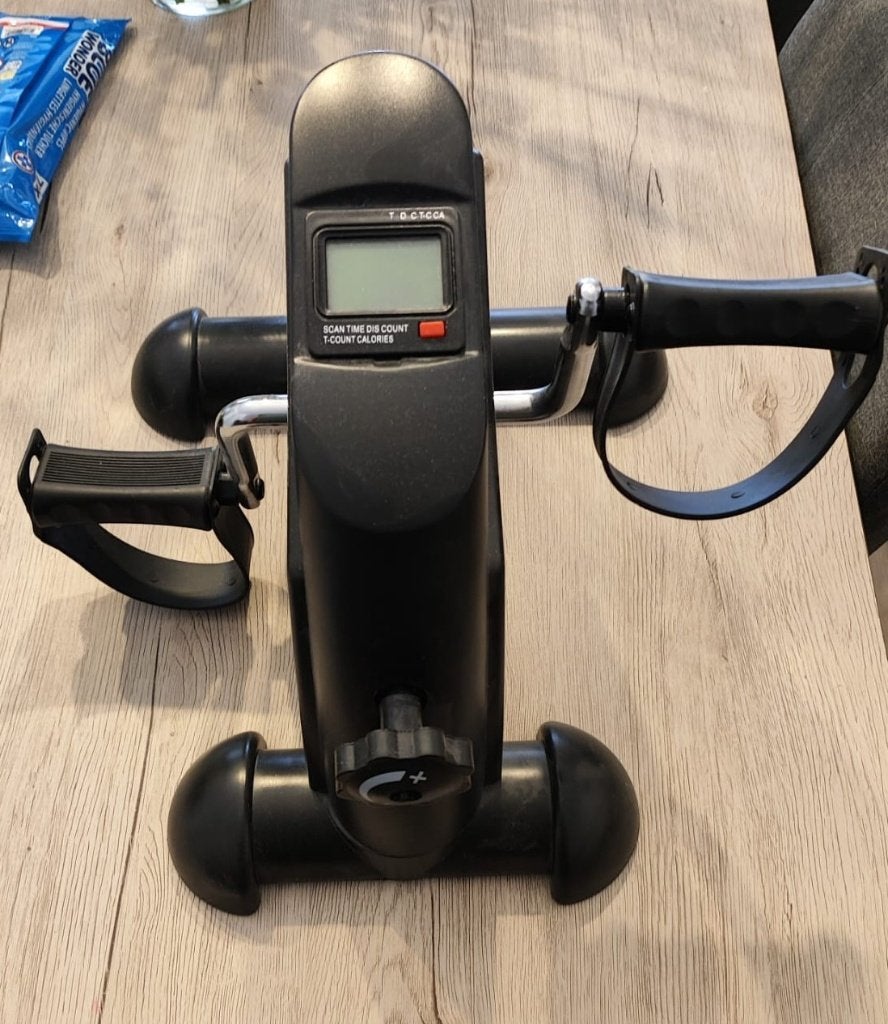 Handige Pedaaltrainer / Mini Hometrainer met Display, Sport en Fitness, Ophalen, Zo goed als nieuw, Hometrainer