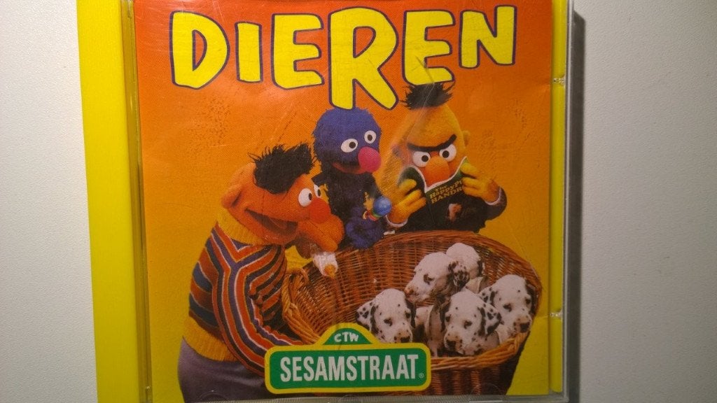 Sesamstraat - Dieren, Ophalen of Verzenden, Zo goed als nieuw, Muziek, 6 tot 9 jaar