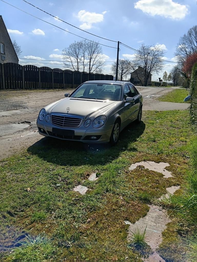 Mercedes e 220 motor bouwt druk op, Auto's, Automaat, Bedrijf, Diesel, Te koop