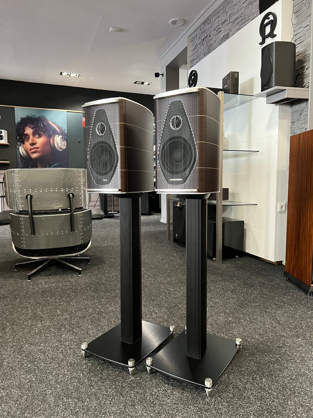 Lot de 2 supports Sonus Faber Olympica Nova I + OlympicaNova, Neuf, Enlèvement ou Envoi, 120 à 150 watts, Enceinte d'étagère